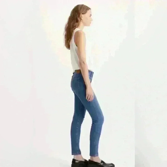 LEVIS Premium 711 Mid Rise Skinny Jean with Raw Hem in Light Wash - Picture 11 of 13